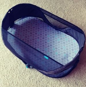Brica Fold N GO travel bassinet LIKE NEW!!!